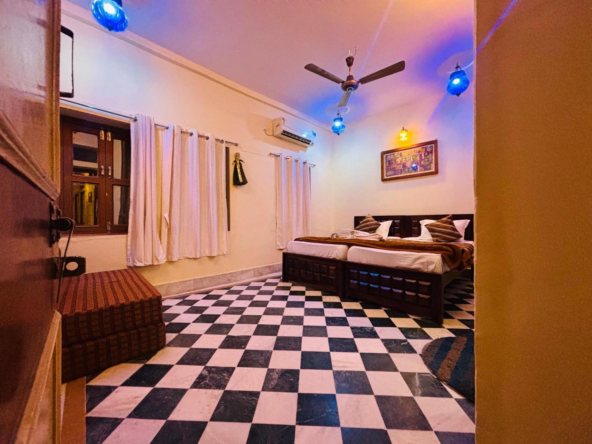 Hotel Renuka Jaisalmer Eksteriør bilde